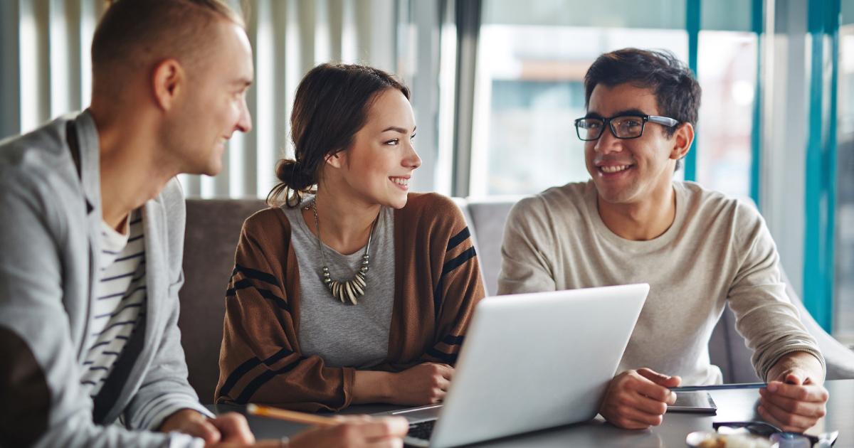 Khảo sát địa chất công trình đóng vai trò quan trọng trong việc hiểu rõ đặc tính của tao đất và đưa ra các quyết định xây dựng chính xác.